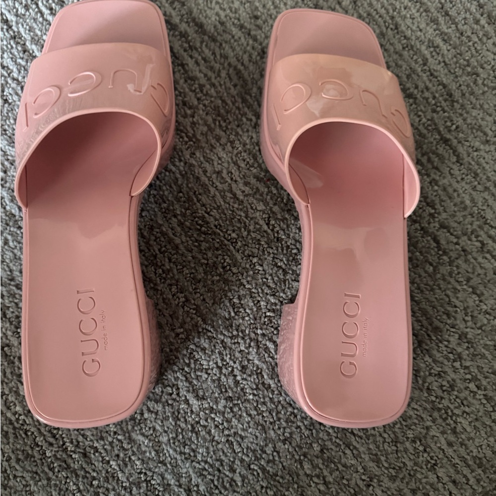 Gucci Women's Pink Slide Sandals